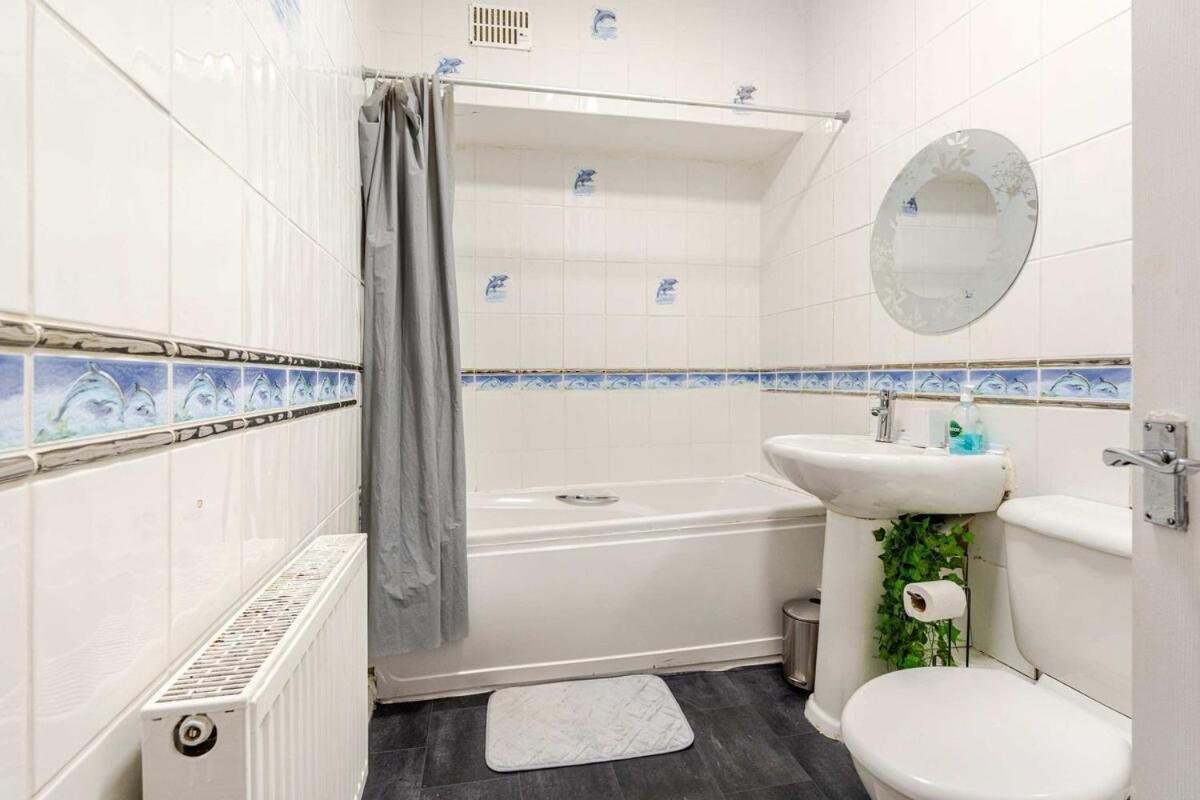 2 Min Walk Etihad Stadium & Coop Arena - 3Br, Free Parking Манчестер Екстер'єр фото