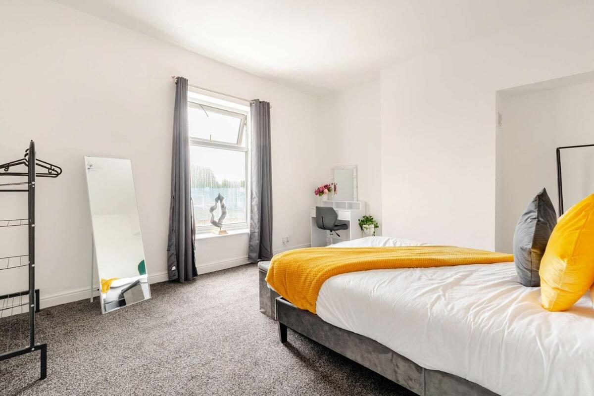 2 Min Walk Etihad Stadium & Coop Arena - 3Br, Free Parking Манчестер Екстер'єр фото