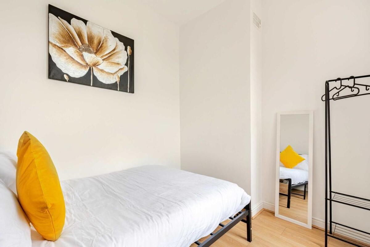 2 Min Walk Etihad Stadium & Coop Arena - 3Br, Free Parking Манчестер Екстер'єр фото