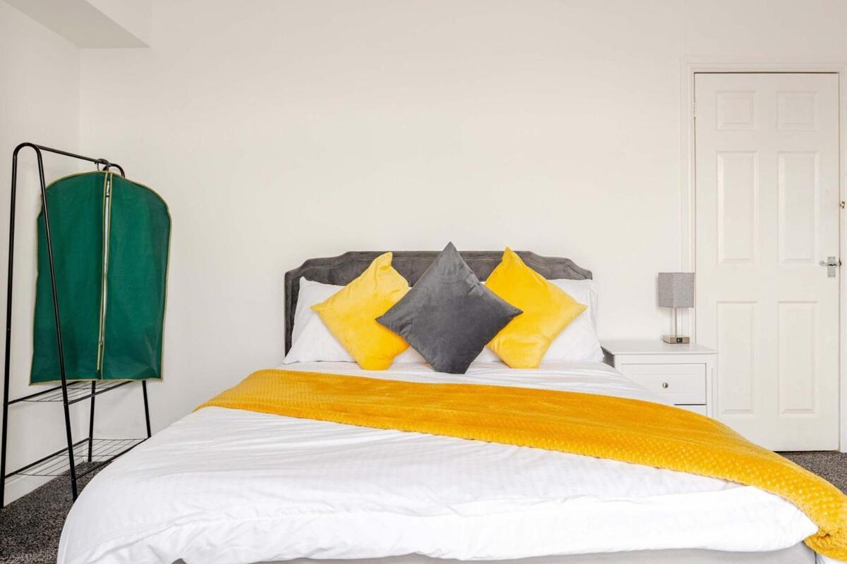 2 Min Walk Etihad Stadium & Coop Arena - 3Br, Free Parking Манчестер Екстер'єр фото