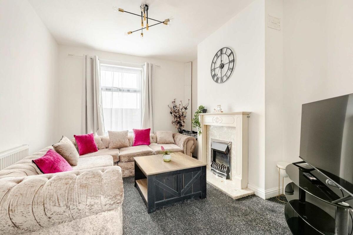 2 Min Walk Etihad Stadium & Coop Arena - 3Br, Free Parking Манчестер Екстер'єр фото